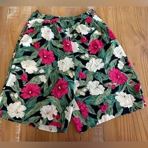 Vintage Women’s Floral Shorts “Lucia” Fuchsia Flowers Black Green Size 12 Rayon